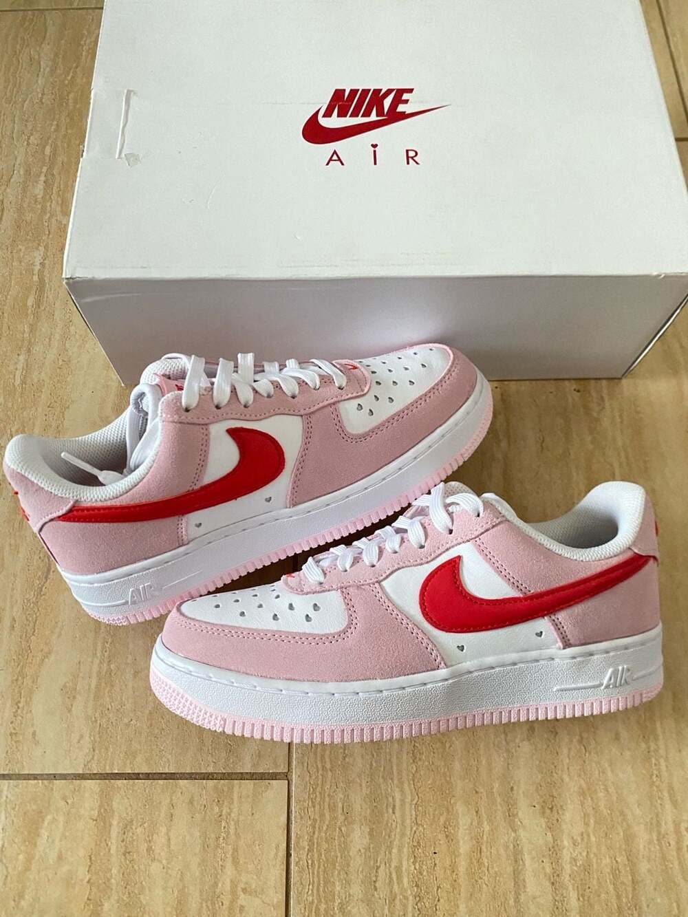 Nike Air Force 1 '07 QS Valentine's Day Love Letter Size 5.5 / 7 women’s